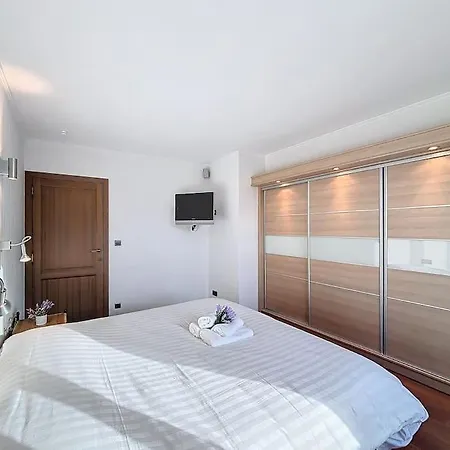 Ferienhaus Zonnedauw - *